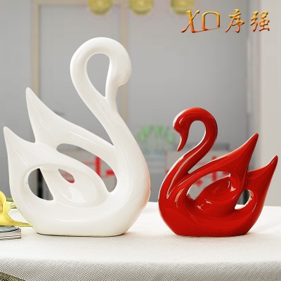 The living room decoration decoration Home Furnishing wine creative wedding gift ceramic crafts White Swan lovers