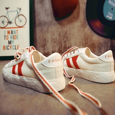 The new spring all-match white shoe female flat canvas shoes female street  summer leisure shoes in Korean Students